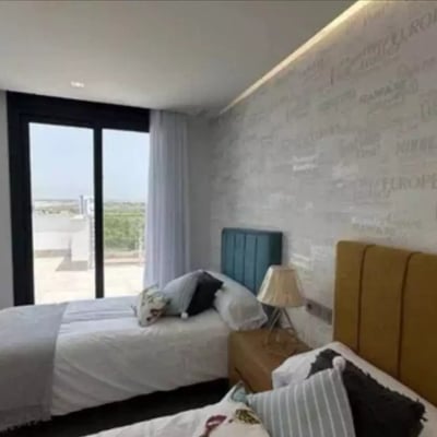 Долгосрочная аренда современной виллы 175 m² с видом на море в Торревьехе, Испания