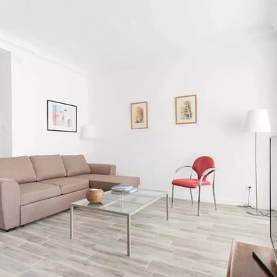 Langzeitmiete – Helle Wohnung im Zentrum von Alicante, Spanien