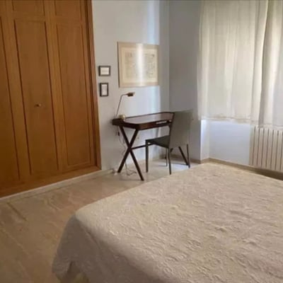 Alquiler a largo plazo de un apartamento de 86 m² en Alicante, España