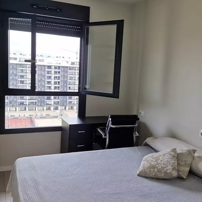 Long-term rental: 130 m² apartment with 4 bedrooms, Alicante (PAU5)