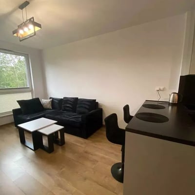 Долгосрочная аренда 2-комнатной квартиры 48 м² на Fort Wola, Варшава, Польша, рядом с метро