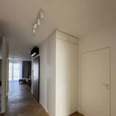 Location à long terme d’un appartement 3 pièces de 60 m² avec balcon et parking, rue Edwarda Habicha, Varsovie, Pologne