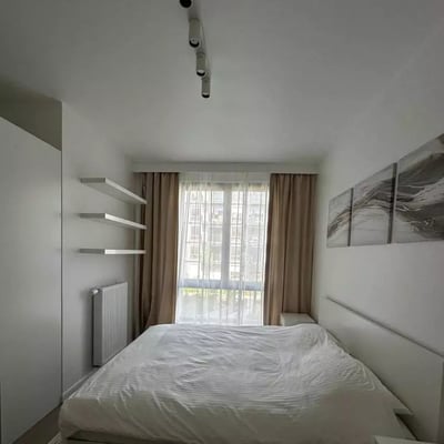 Long-term rental of a 71.5 m² 3-room apartment in Royal Residence, Wilanów, Warsaw, Poland, with a balcony and parking