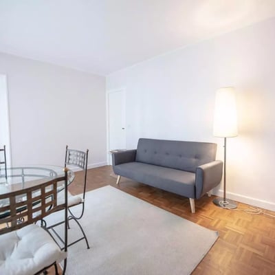 Location longue durée d'un appartement 2 pièces de 36 m² avec balcon dans le 3ème arrondissement de Paris, France
