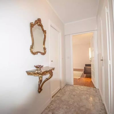 Long-term rental of a 36 m² 2-room apartment with a balcony in the 3rd district of Paris, France