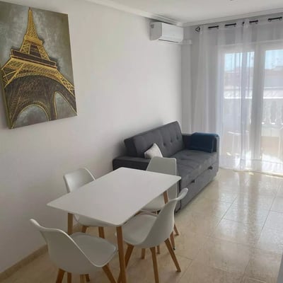 Langzeitmiete: 2-Zimmer-Wohnung im Zentrum von Torrevieja