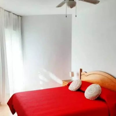 Долгосрочная аренда квартиры 78м² с 3 спальнями и бассейном в Торревьехе