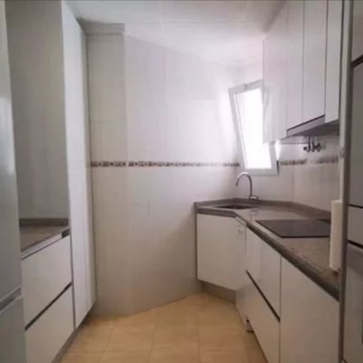 Долгосрочная аренда квартиры 78м² с 3 спальнями и бассейном в Торревьехе