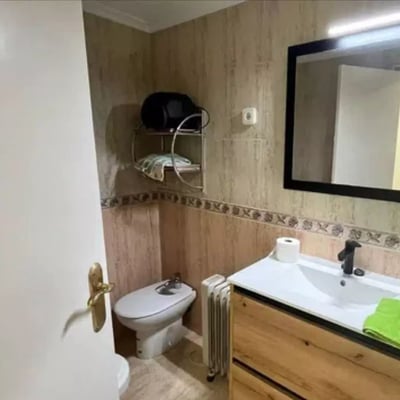 Долгосрочная аренда квартиры 94м² с 3 спальнями в центре Торревьехи после ремонта