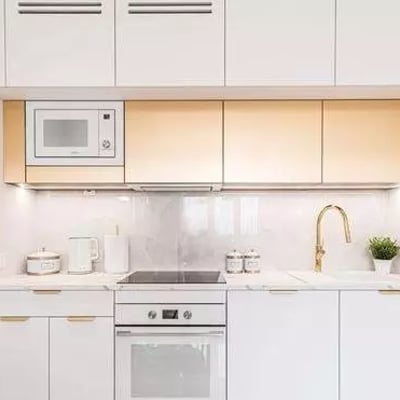 Langzeitmiete 2-Zimmer-Wohnung 45 m² mit Balkon, Puławska Straße, Mokotów, Warschau, Polen