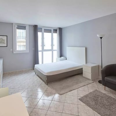 Long-term rental 32 m² studio in the 15th district of Paris, France