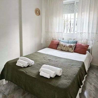 Долгосрочная аренда в Торревьехе, Испания уютный таунхаус 80 м² в закрытой урбанизации с 3 спальнями, террасой, балконом и парковкой