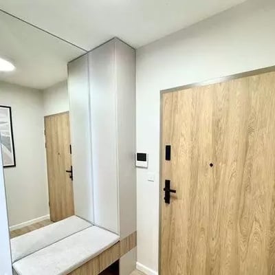 Long-term rental of a 2-room apartment, 40 m² in Krakow, Poland