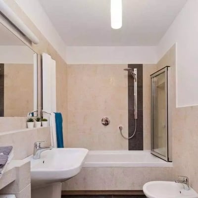 Long-term rental of a 2-room apartment, 62 m² in Krakow, Poland