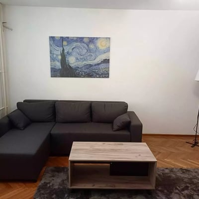 Alquiler a largo plazo de piso de 2 habitaciones, 43 m² en Belgrado, Serbia