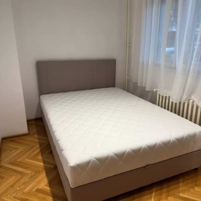 Alquiler a largo plazo de piso de 2 habitaciones, 43 m² en Belgrado, Serbia