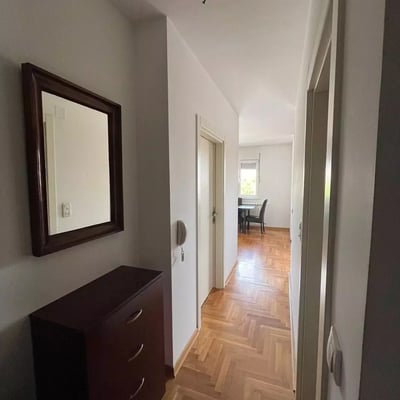 Location longue durée d’un appartement 2 pièces de 44 m² à Belgrade, Serbie