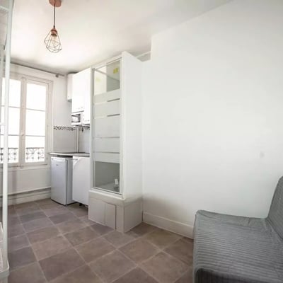 Long-term rental of a studio, 9 m² in Paris, France