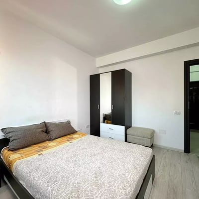 Location longue durée d’un appartement 2 pièces à Bucarest, Roumanie — animaux acceptés