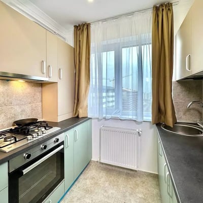 Location longue durée d’un appartement 1 pièce avec balcon dans un immeuble neuf, Bucarest, Roumanie