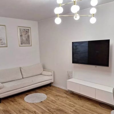 Location longue durée d’un appartement 2 pièces avec jardin privé, Cracovie, Pologne