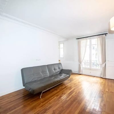 Long-term rental of a 2-room apartment 52m² in Paris, France