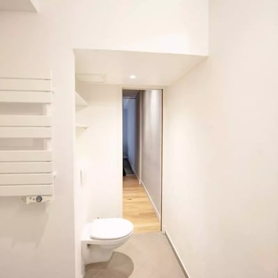 Long-term rental of a 2-room apartment 52m² in Paris, France