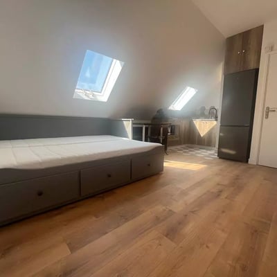 Long-term rental of a 20m² studio in Paris, France