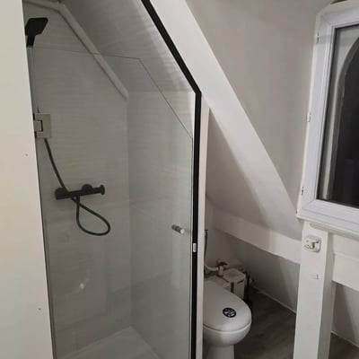 Long-Term Rental – 9 m² Studio in Paris, France