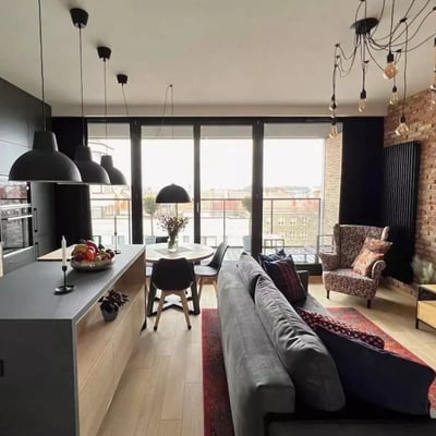 Alquiler a largo plazo de un apartamento de 58 m² con dos habitaciones y balcón en el distrito de Mokotów, Varsovia, Polonia