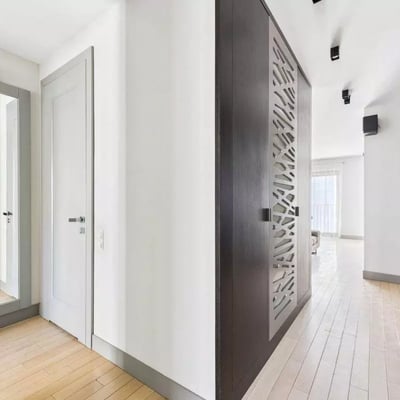 Langzeitmiete einer 80 m² großen Dreizimmerwohnung im Stadtteil Śródmieście, Warschau, Polen