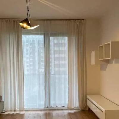 Location longue durée appartement moderne 2 pièces 44 m² à Mokotów, Varsovie, Pologne