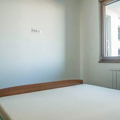 Alquiler a largo plazo de un piso de 2 habitaciones 48 m² en Belgrado, Serbia