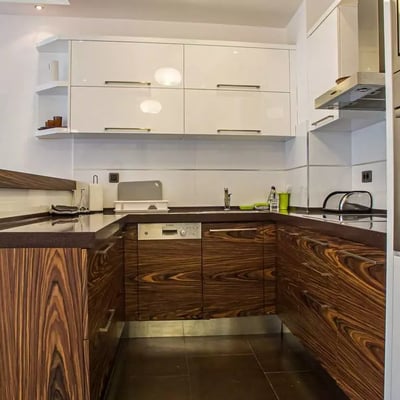 Alquiler a largo plazo de piso de 3 habitaciones 90m² en el distrito de Vračar, Belgrado, Serbia