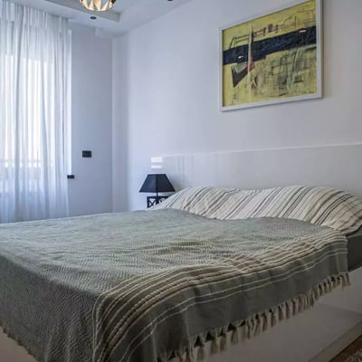 Alquiler a largo plazo de piso de 3 habitaciones 90m² en el distrito de Vračar, Belgrado, Serbia