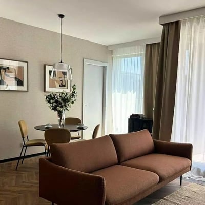 Alquiler a largo plazo de un piso de 2 habitaciones y 50m² en el distrito de Wola, Varsovia, Polonia