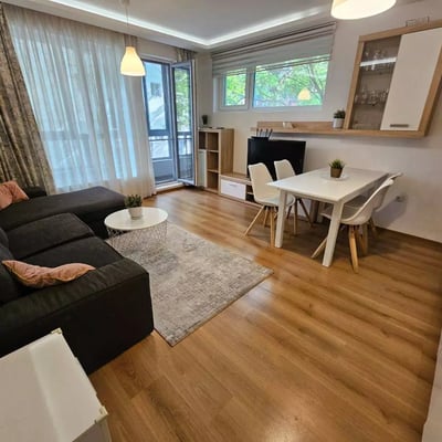 Location longue durée d’un appartement 3 pièces dans le centre de Bourgas, Bulgarie