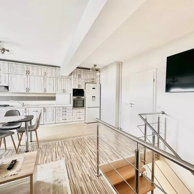 Langzeitmiete einer 3-Zimmer-Wohnung mit 90 m² in Brașov, Rumänien