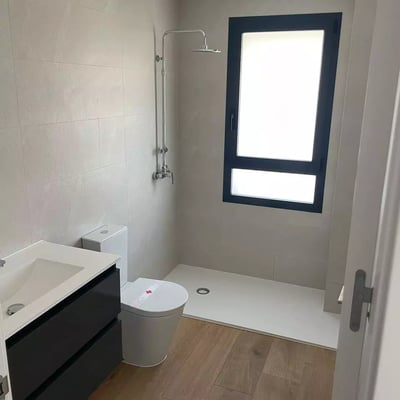 Long-term rental of a 3-room apartment 93m² in Alicante, Spain