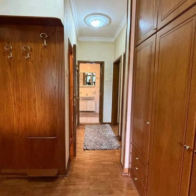 Location longue durée d’un appartement de 3 pièces 75m² dans le quartier Čukarica, Belgrade, Serbie