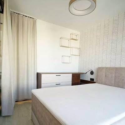 Alquiler a largo plazo de un piso de 2 habitaciones 45m², Cracovia, Polonia