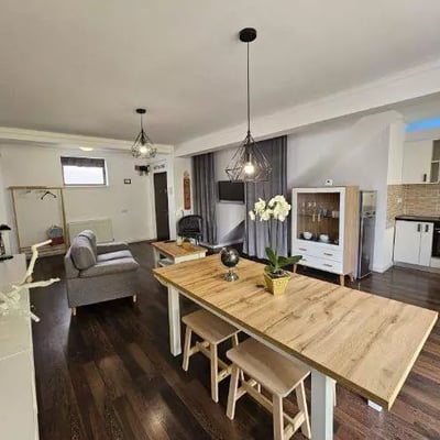 Langzeitmiete: 2-Zimmer-Wohnung in Brașov Vechi, Brașov, Rumänien