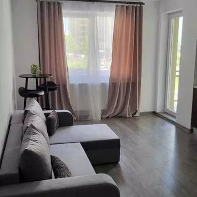 Langfristige Vermietung einer 2-Zimmer-Wohnung in Tractorul, Brașov, Rumänien