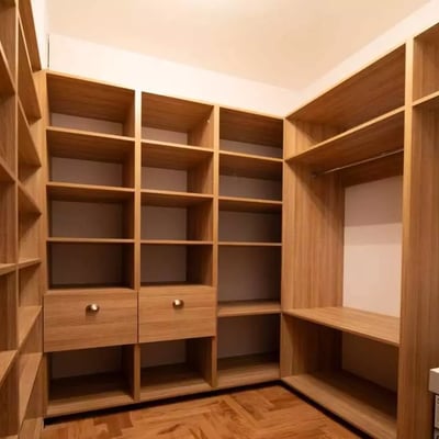 Alquiler a largo plazo de piso de 3 habitaciones 77 m², distrito Praga-Północ, Varsovia, Polonia