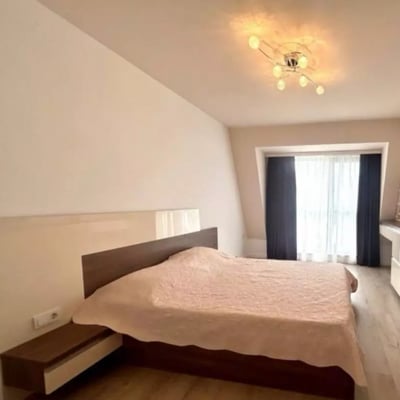 Langzeitmiete 4-Zimmer-Wohnung — Varna, Park Vazrazhdane, Bulgarien