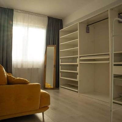Langzeitmiete 3-Zimmer-Wohnung 73 m², Stadtteil Tractorul, Brașov, Rumänien