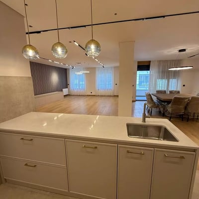 Location longue durée appartement 5 pièces 226 m², Vračar, Belgrade, Serbie