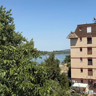 Langzeitmiete 2-Zimmer-Wohnung 43 m² mit Donau-Blick, Zentrum, Belgrad, Serbien