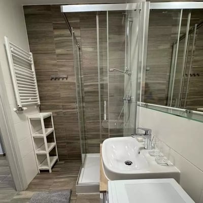 Location longue durée appartement 2 pièces, 40 m², quartier Port Popowice, Wrocław, Pologne