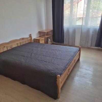 Langzeitmiete 3-Zimmer-Wohnung, Kolhozen-Pazar-Viertel, Varna, Bulgarien